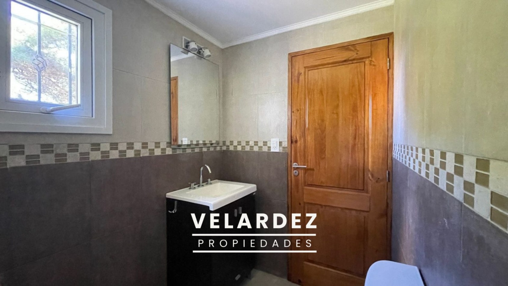 Casa en Venta en Pinamar - Barrio Nayades