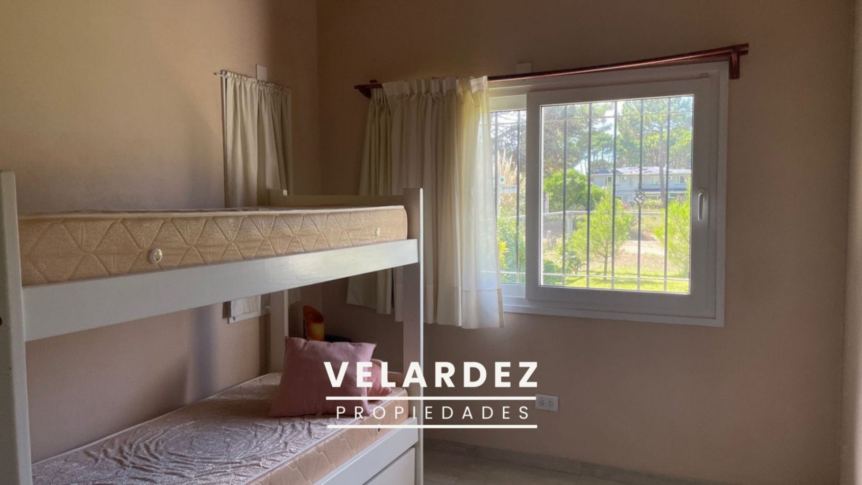 Casa en Venta en Pinamar - Barrio Nayades