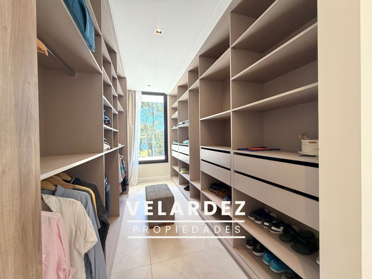 Casa en Venta en Costa Esmeralda con gas natural