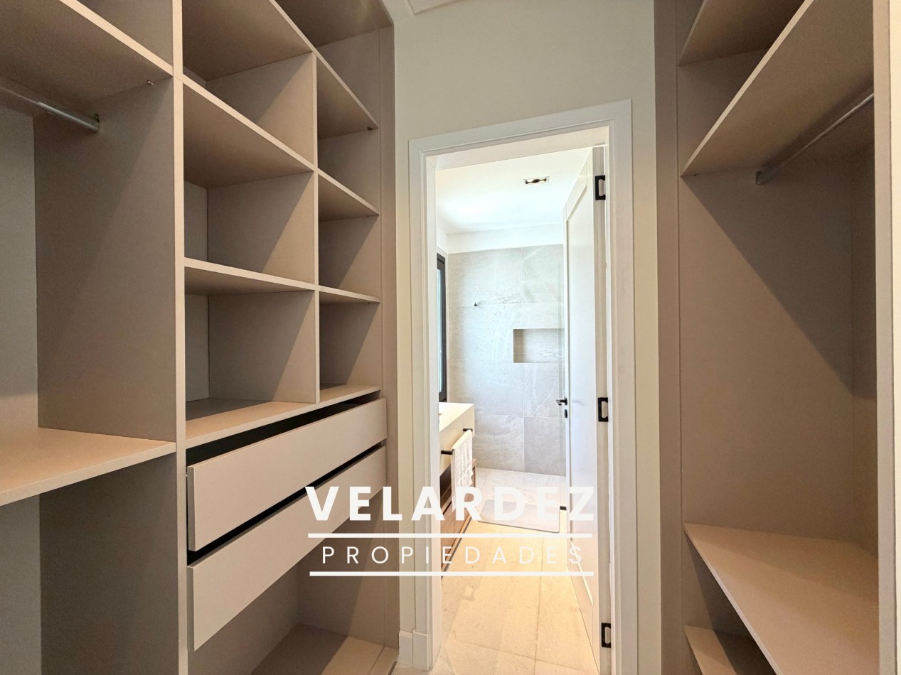 Casa en Venta en Costa Esmeralda con gas natural