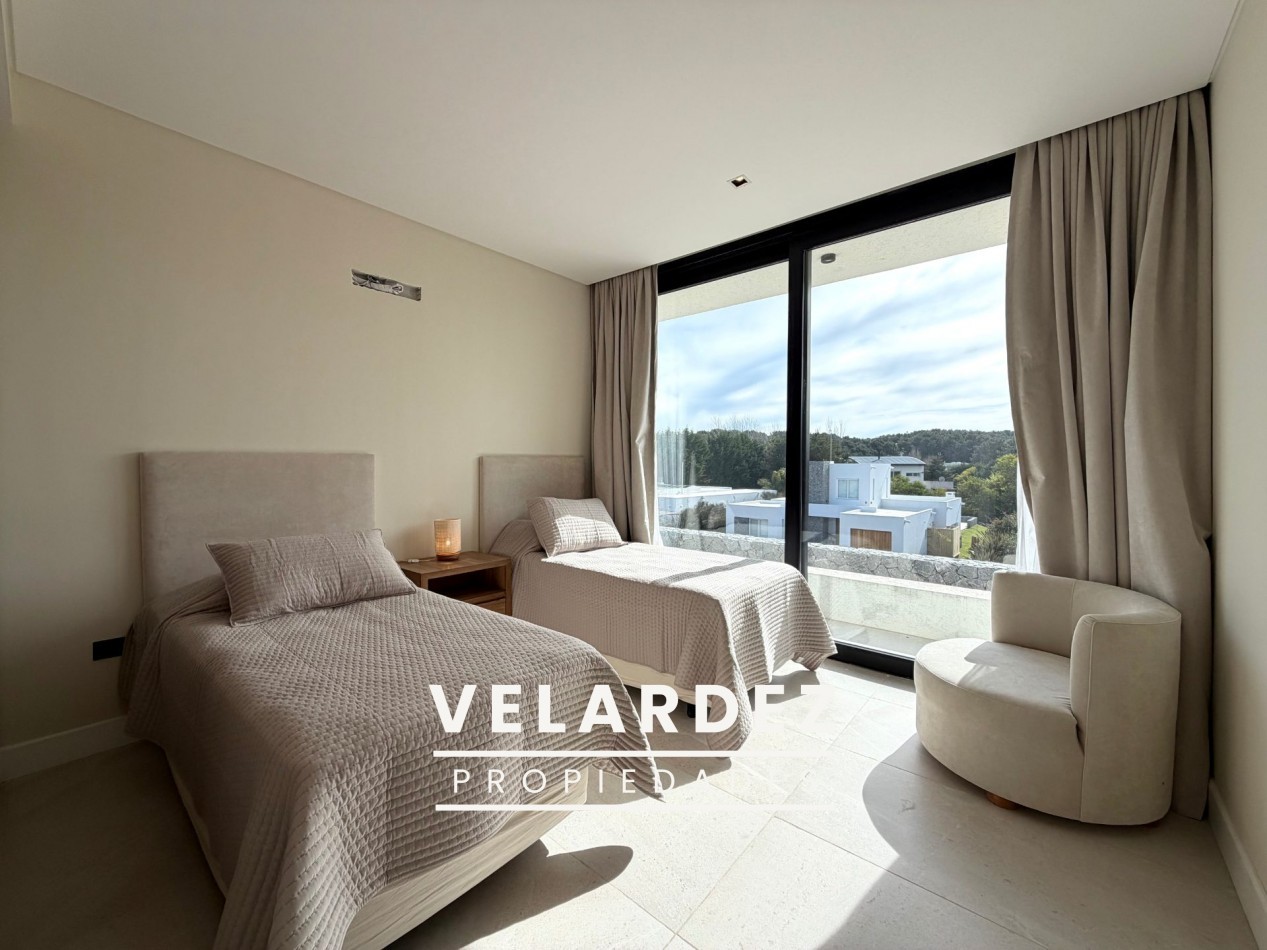 Casa en Venta en Costa Esmeralda con gas natural