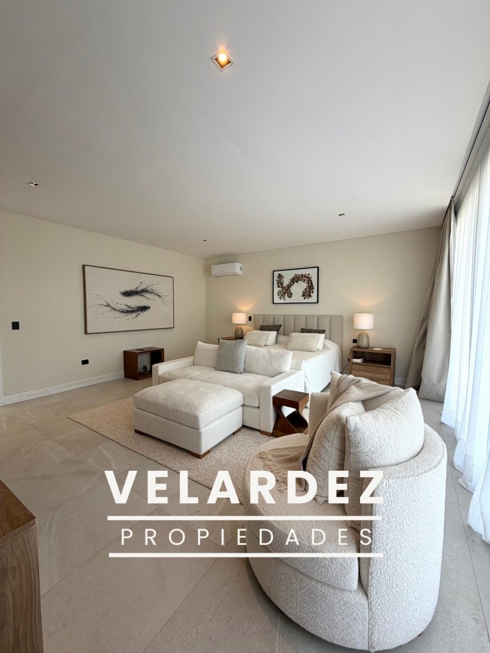 Casa en Venta en Costa Esmeralda con gas natural