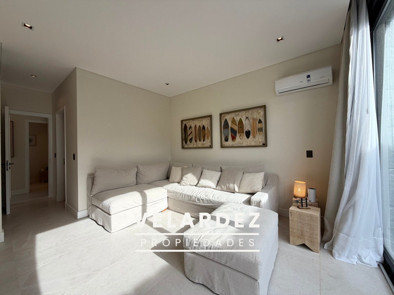 Casa en Venta en Costa Esmeralda con gas natural