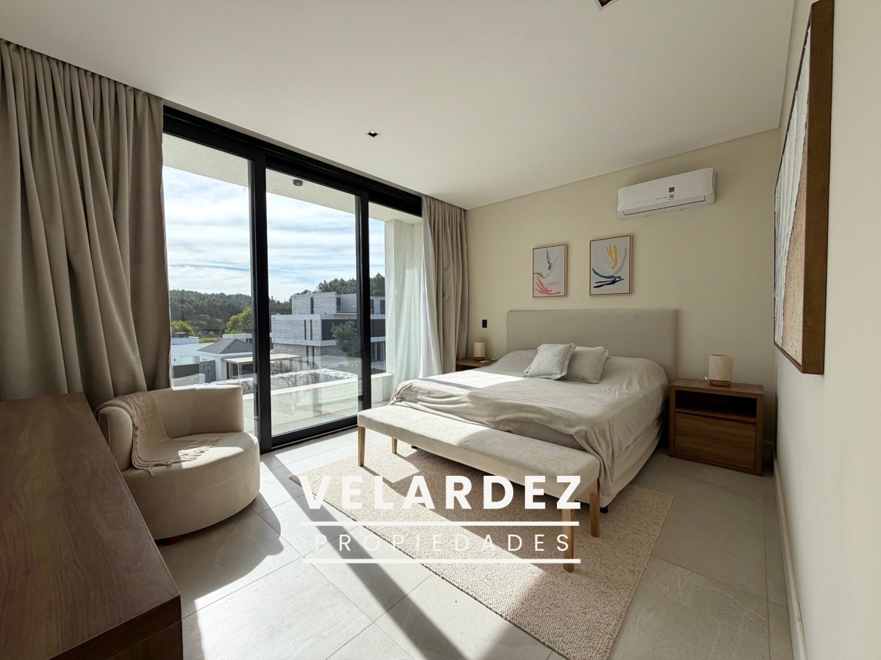 Casa en Venta en Costa Esmeralda con gas natural