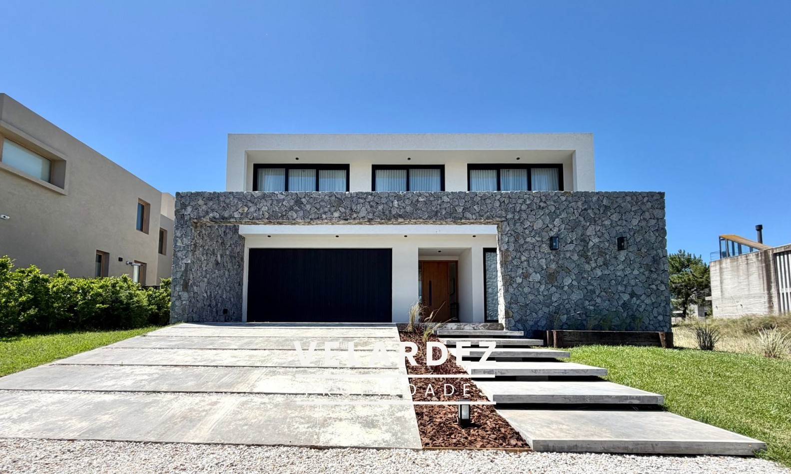 Casa en Venta en Costa Esmeralda con gas natural