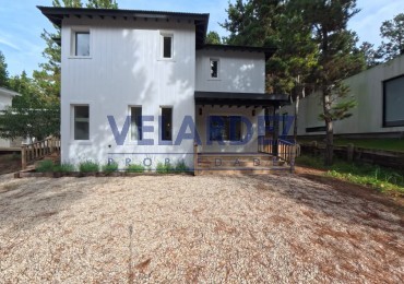 Casa 4 dormitorios en Costa Esmeralda - Barrio Senderos 4